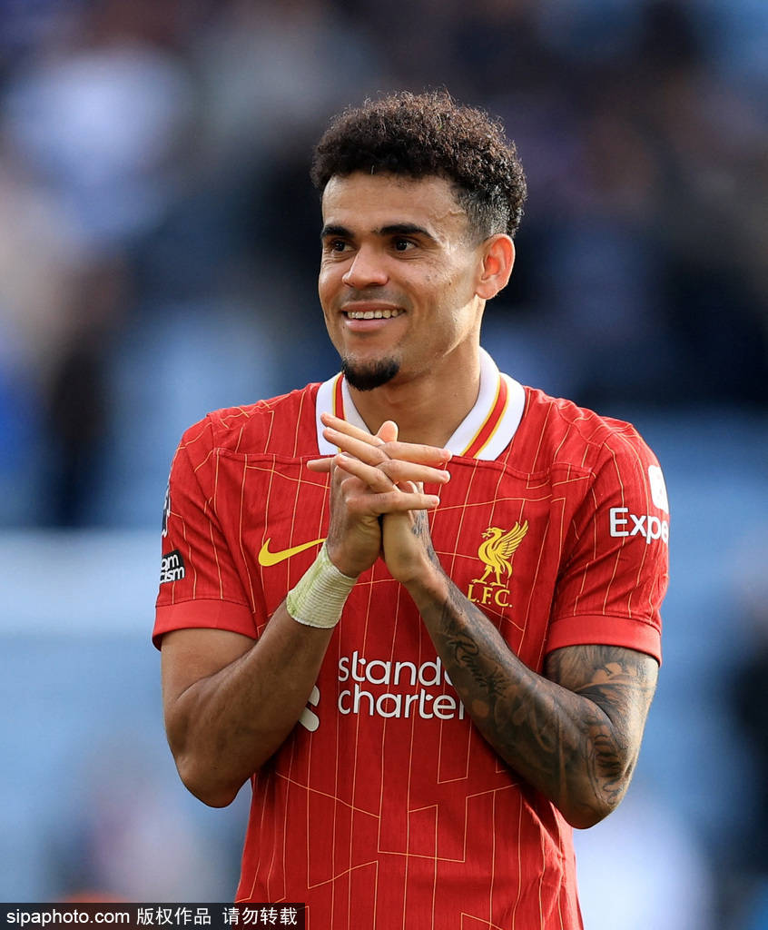 在赛场上展 在赛场上展