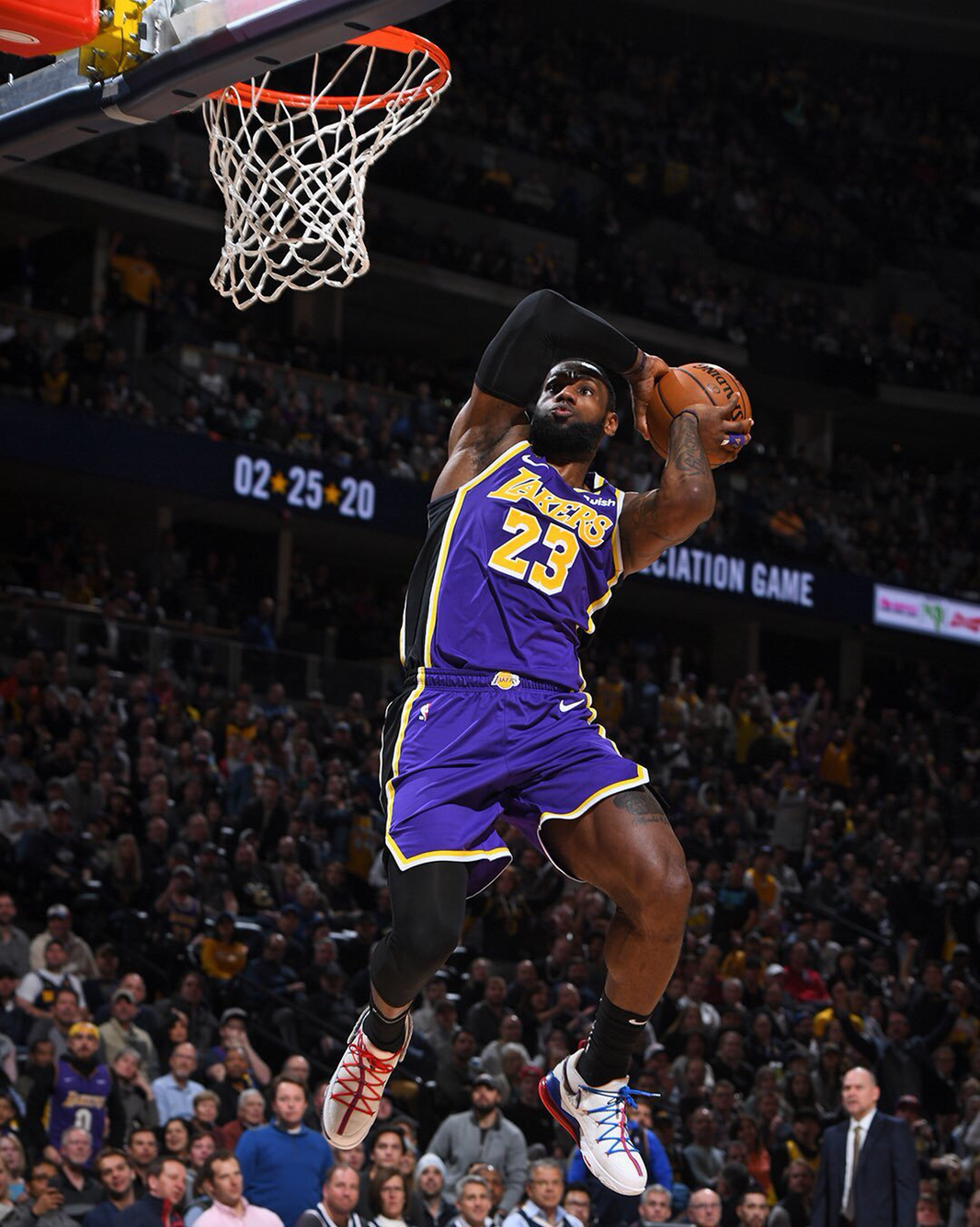 荣耀的同时 荣耀的同时